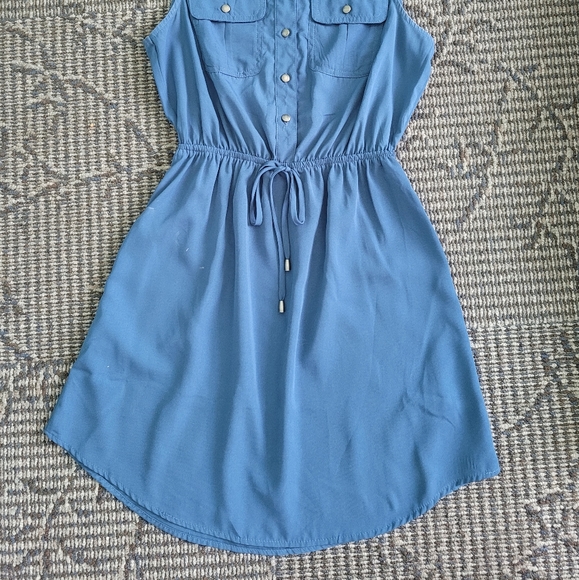 Dress - Picture 2 of 3